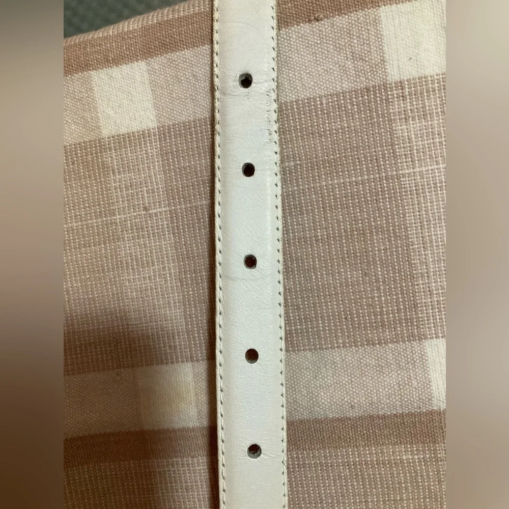 Beacon Hill Skinny White Leather Belt w Gold Buckle Sz L. USED; Good Condition - Picture 7 of 8